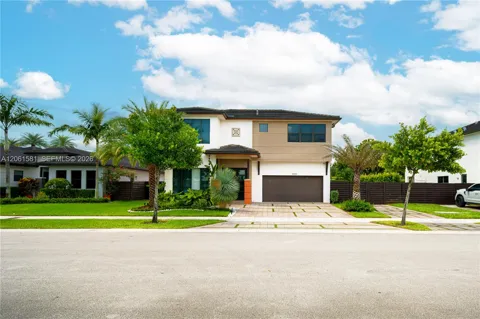 8995 NW 161st Ter