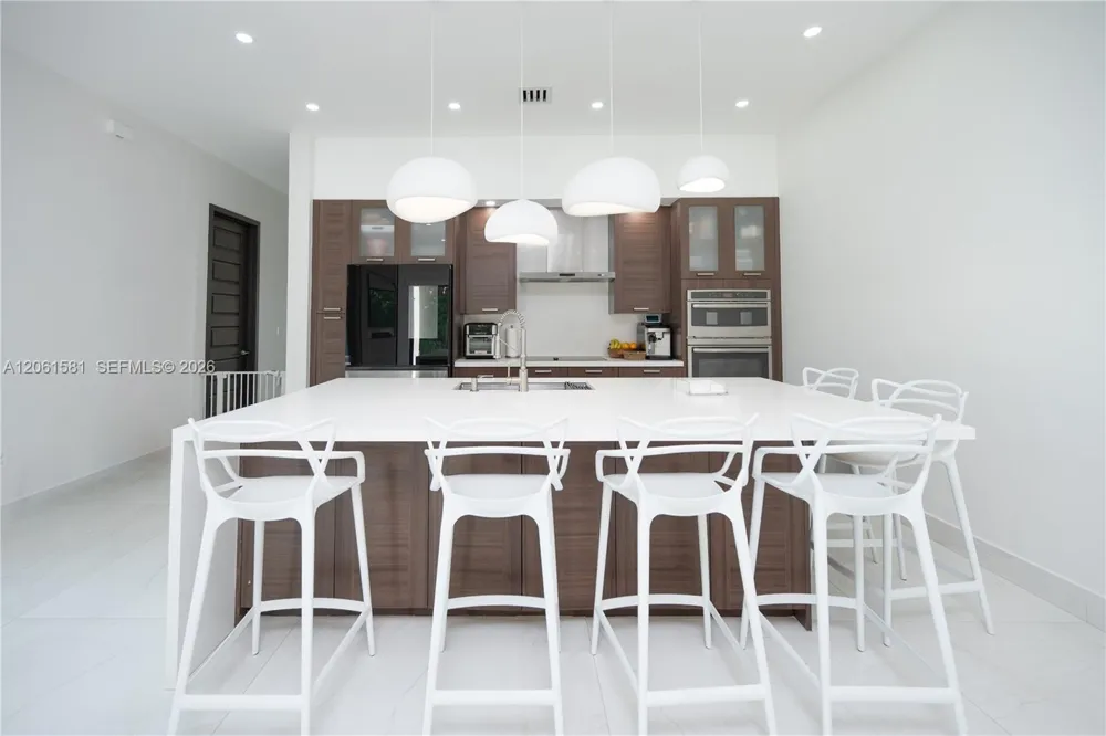 8995 NW 161st Ter Miami Lakes, FL 33018