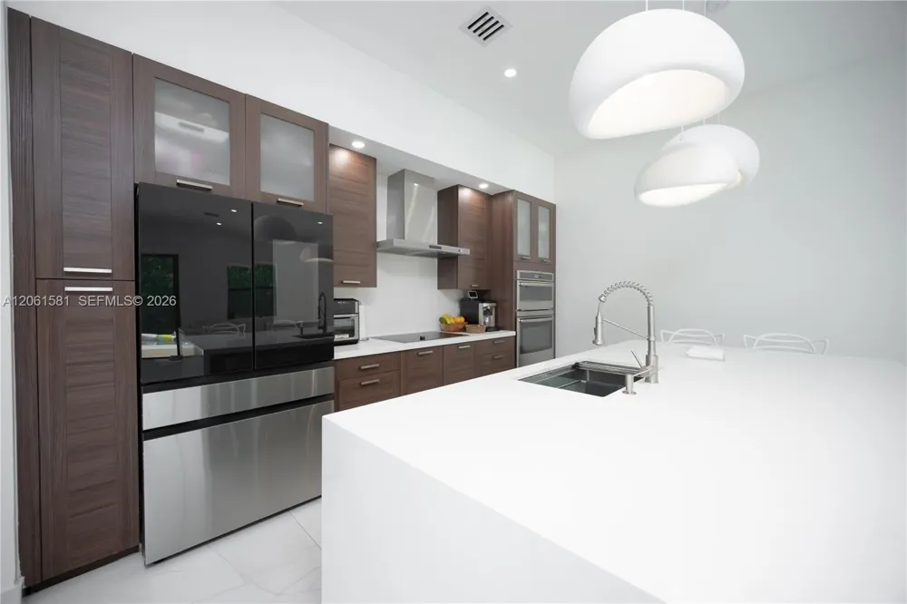 8995 NW 161st Ter Miami Lakes, FL 33018