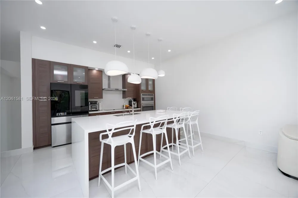 8995 NW 161st Ter Miami Lakes, FL 33018