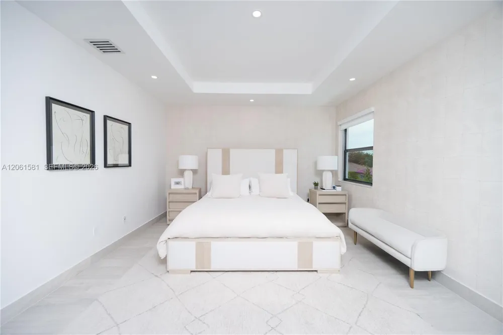 8995 NW 161st Ter Miami Lakes, FL 33018