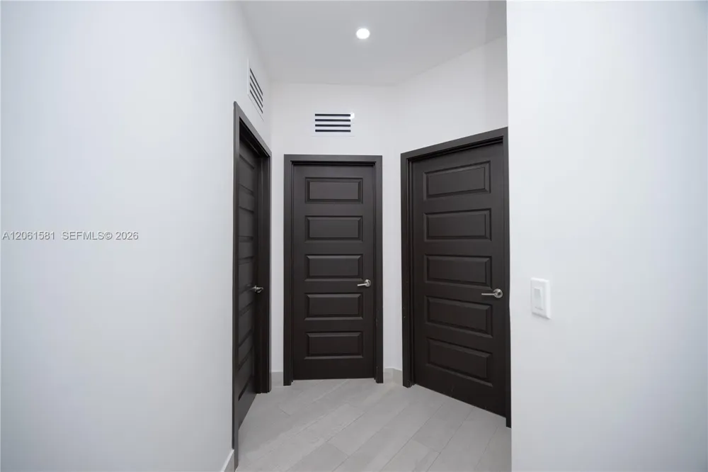 8995 NW 161st Ter Miami Lakes, FL 33018