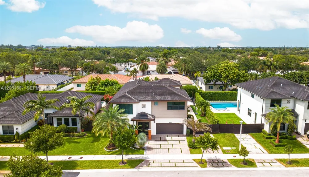 8995 NW 161st Ter Miami Lakes, FL 33018