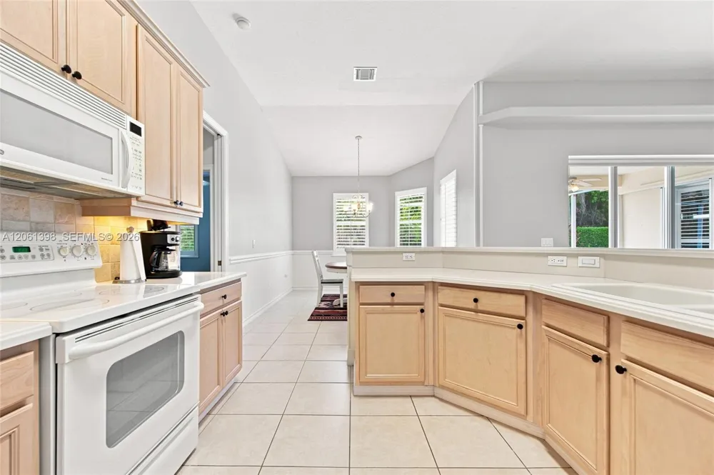 4025 SW Chablis St SW Vero Beach, FL 32968