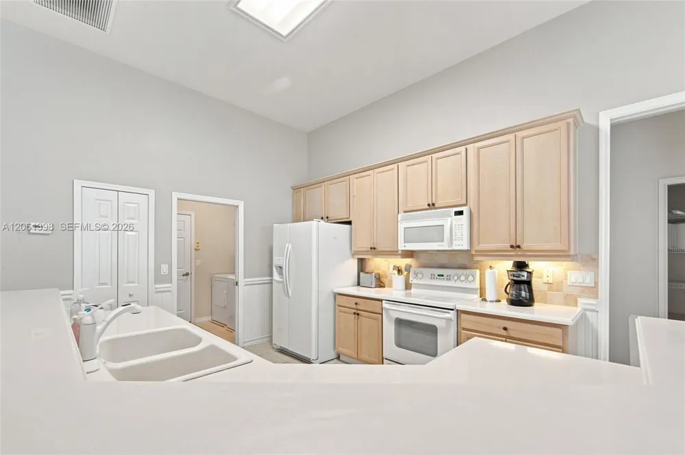 4025 SW Chablis St SW Vero Beach, FL 32968