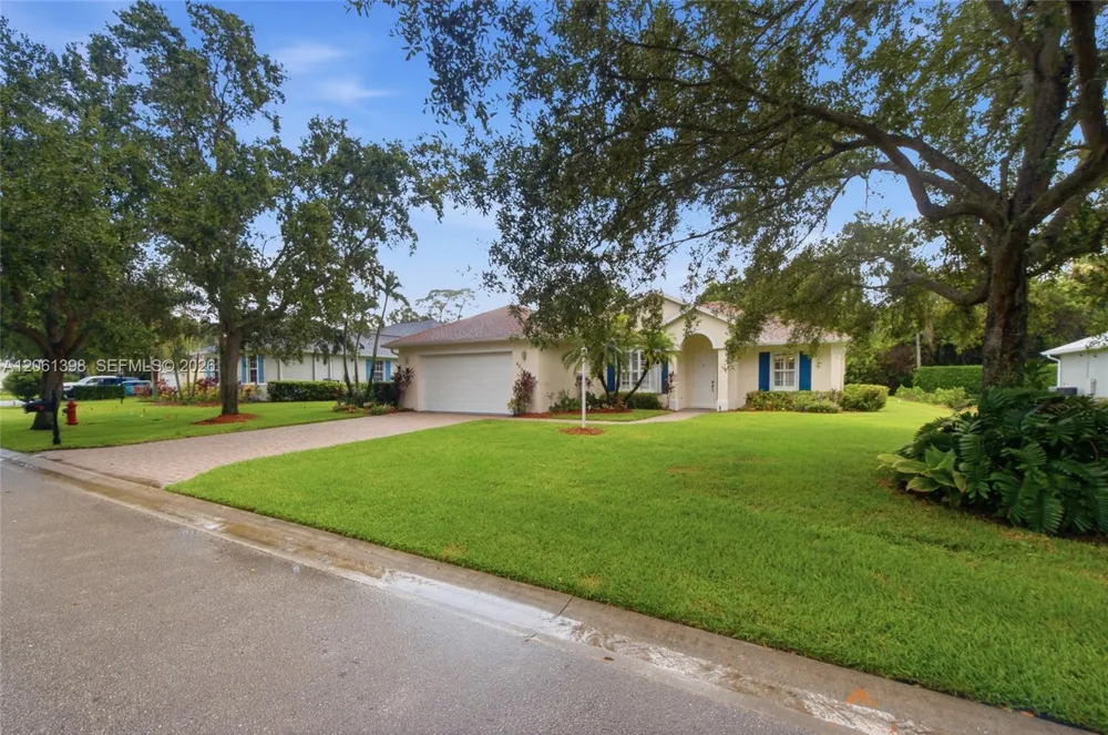 4025 SW Chablis St SW Vero Beach, FL 32968