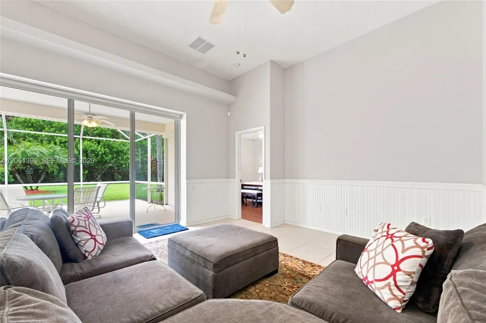 4025 SW Chablis St SW Vero Beach, FL 32968