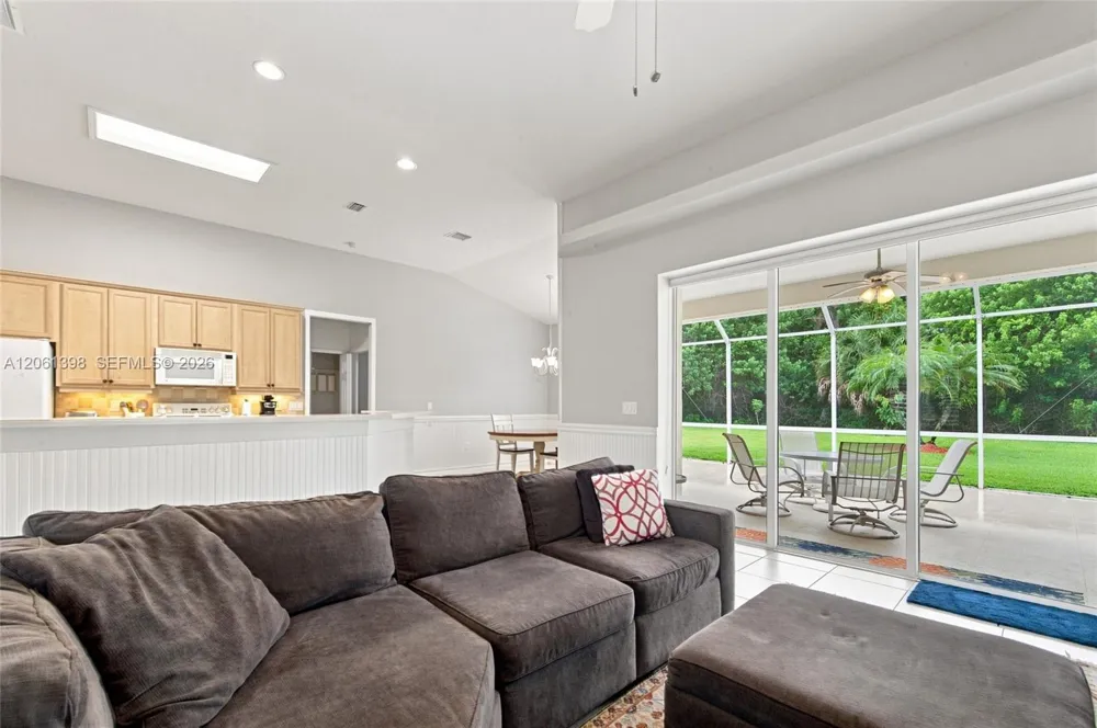 4025 SW Chablis St SW Vero Beach, FL 32968