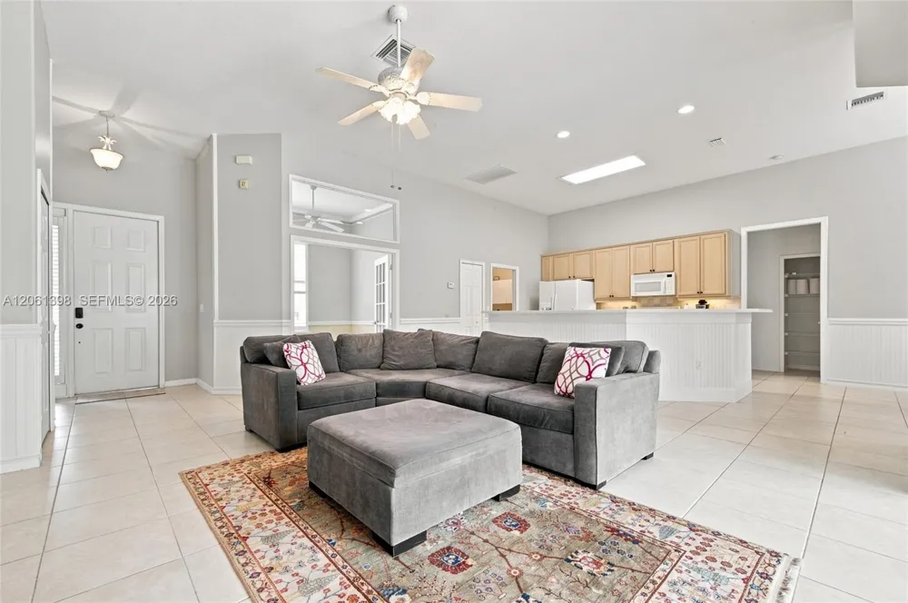 4025 SW Chablis St SW Vero Beach, FL 32968