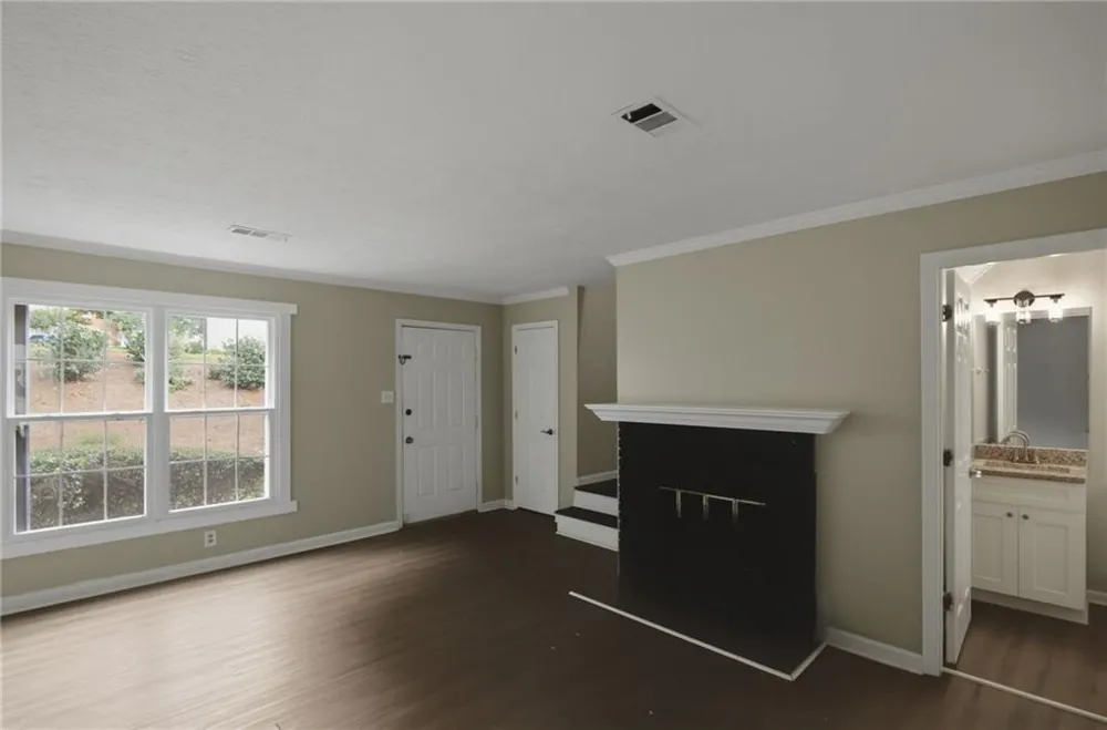 218 Mill Creek Place Roswell, GA 30076