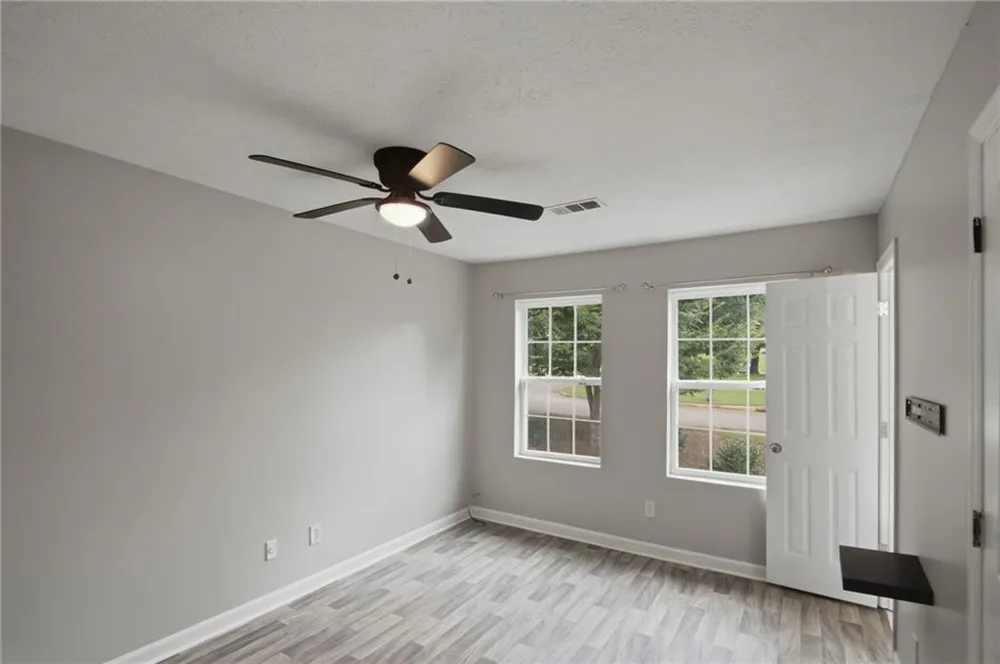 218 Mill Creek Place Roswell, GA 30076