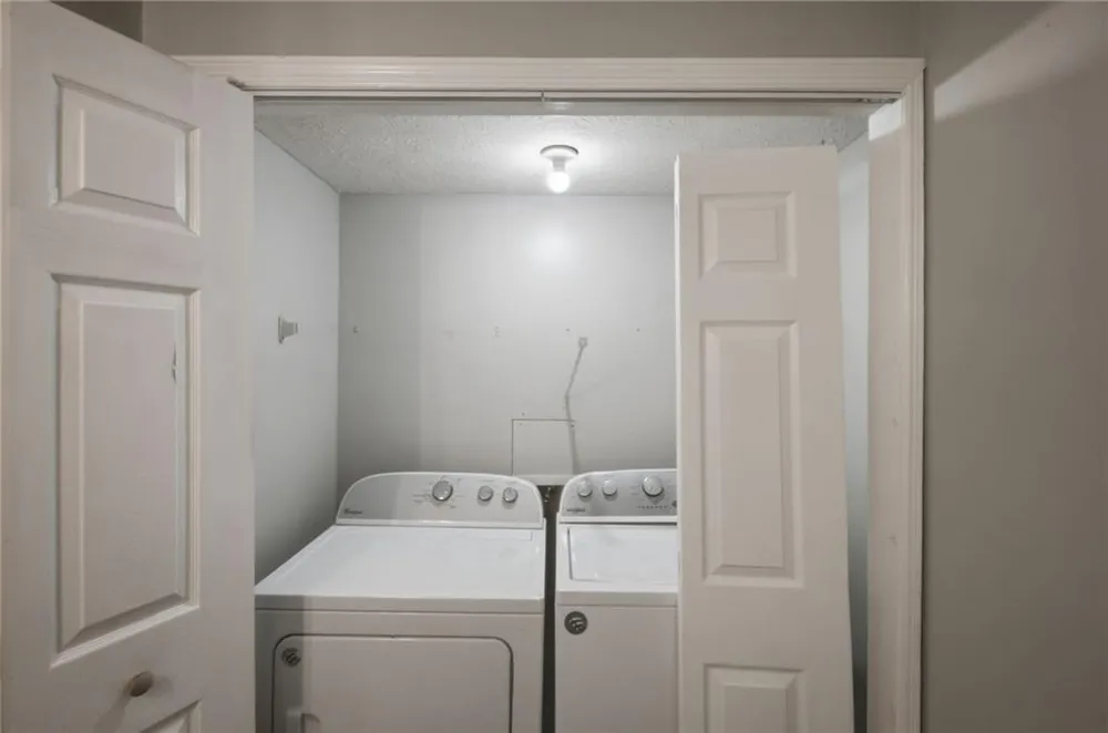 218 Mill Creek Place Roswell, GA 30076
