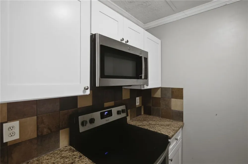218 Mill Creek Place Roswell, GA 30076