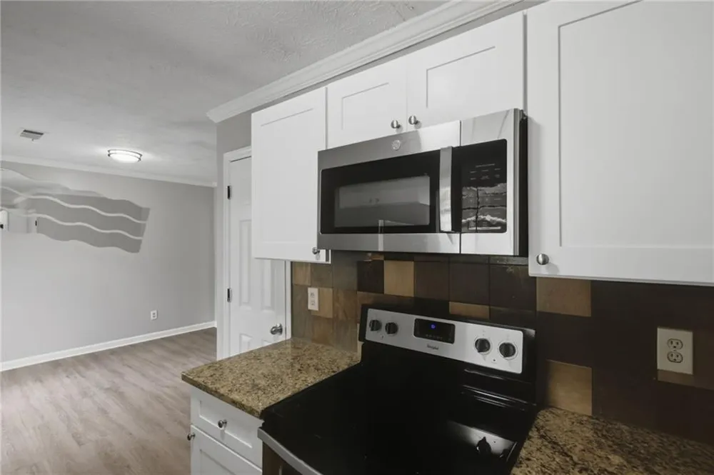 218 Mill Creek Place Roswell, GA 30076