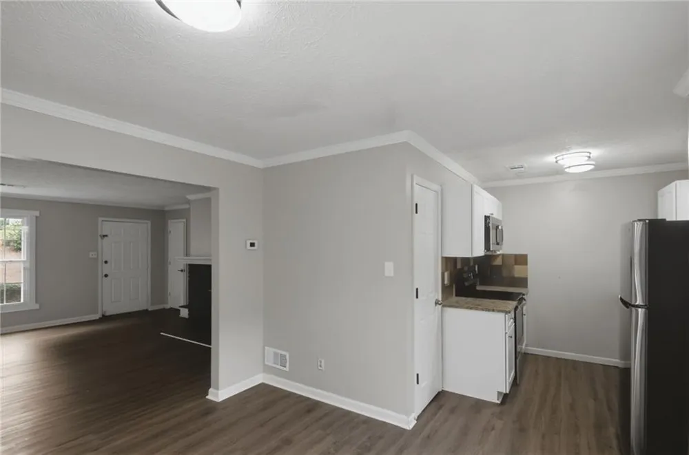 218 Mill Creek Place Roswell, GA 30076