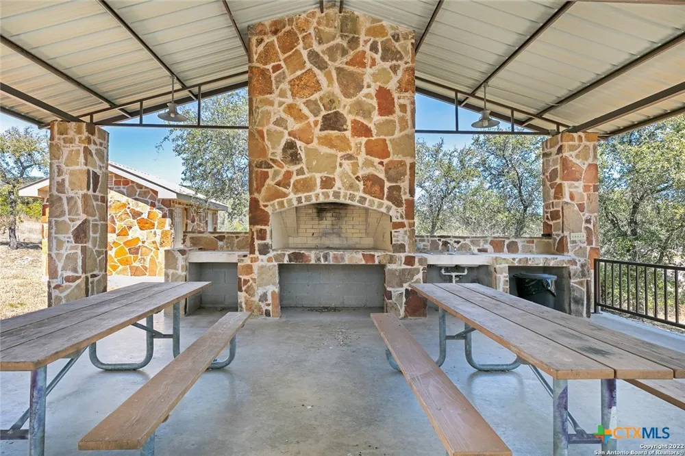 15 PR 2535 Mico, TX 78056