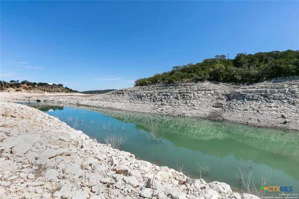 15 PR 2535 Mico, TX 78056