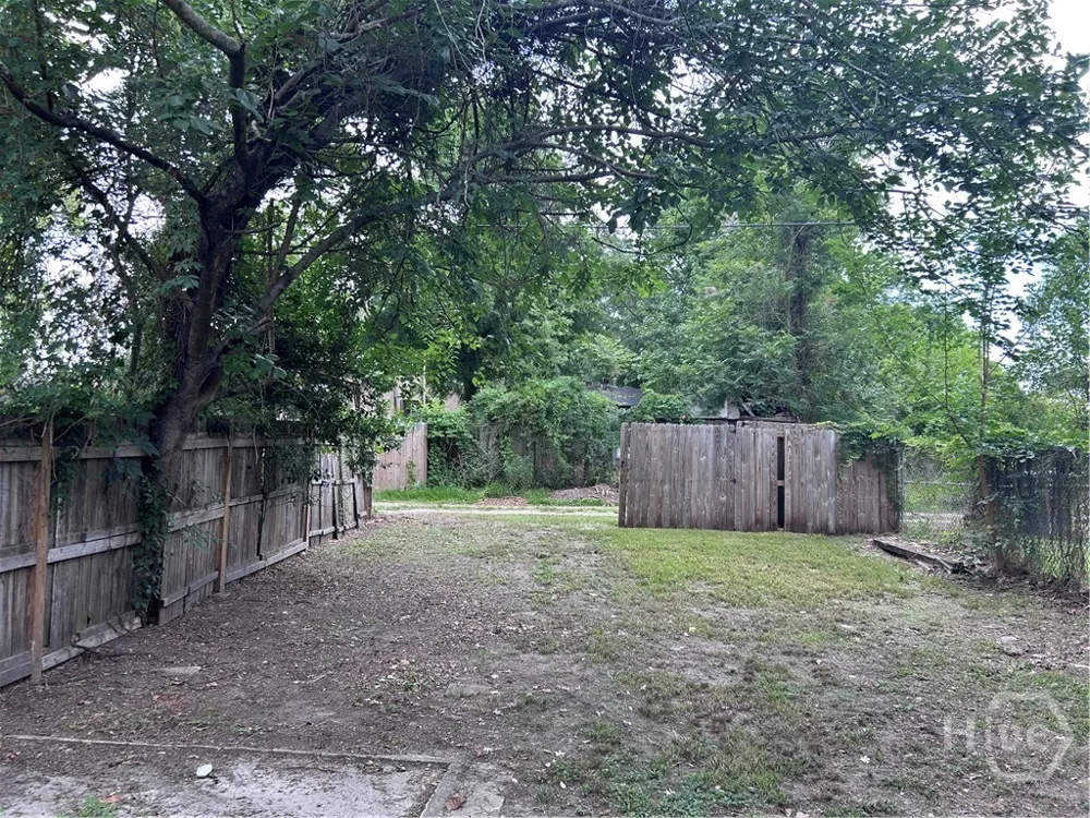 1410 New Castle Street Savannah, GA 31415