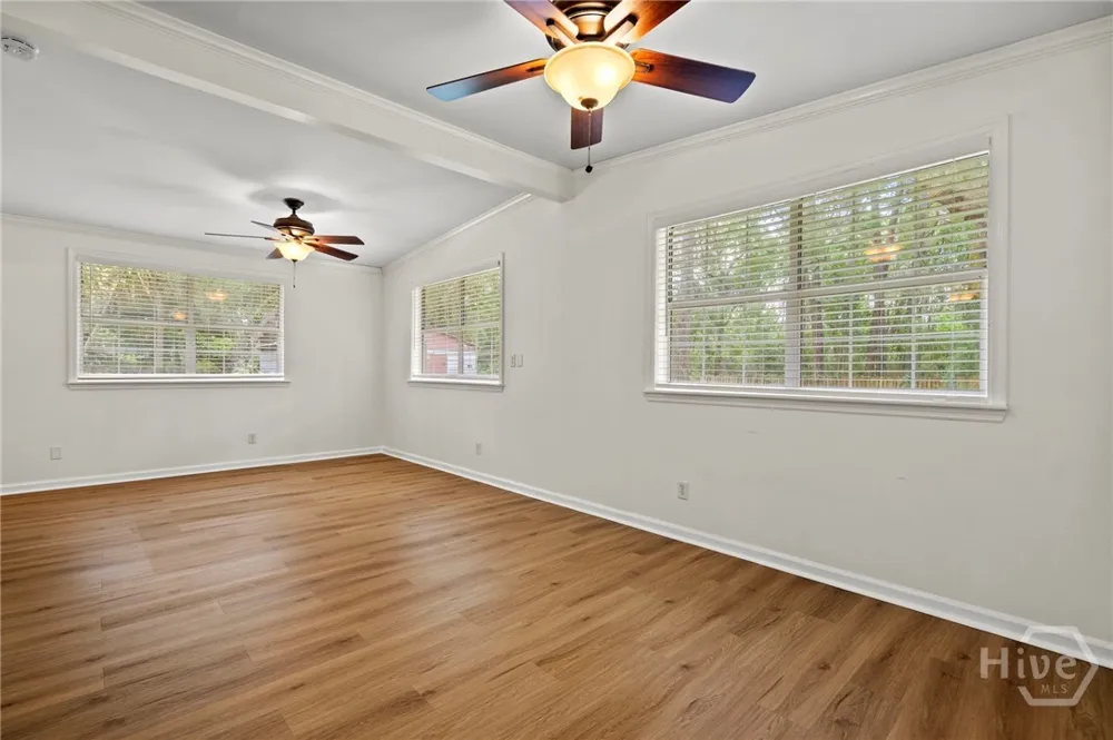 163 North Drive Savannah, GA 31406