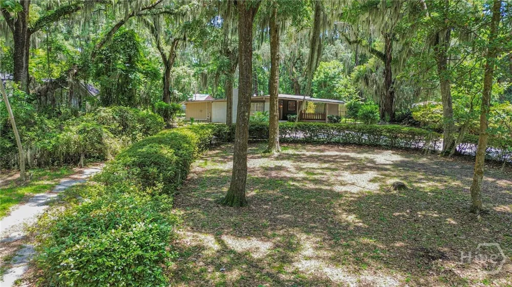 163 North Drive Savannah, GA 31406