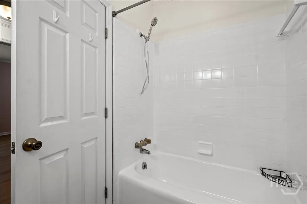 163 North Drive Savannah, GA 31406