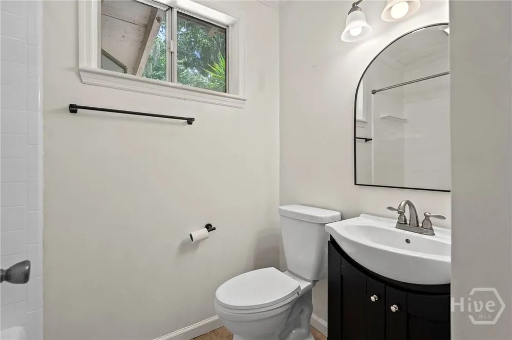 163 North Drive Savannah, GA 31406