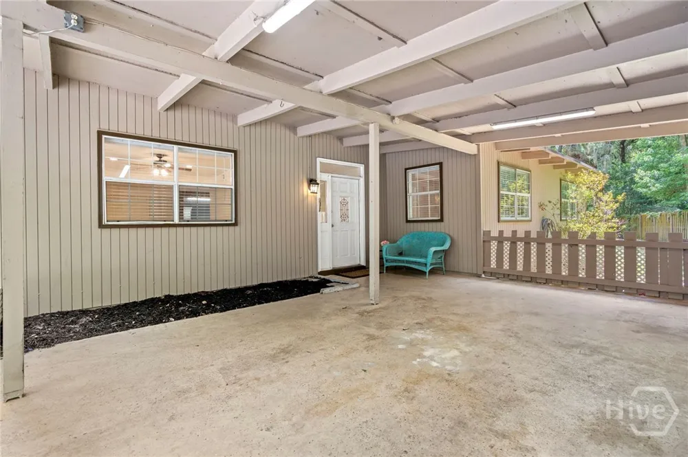 163 North Drive Savannah, GA 31406