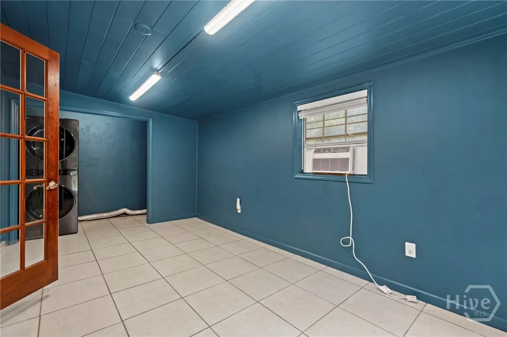 163 North Drive Savannah, GA 31406