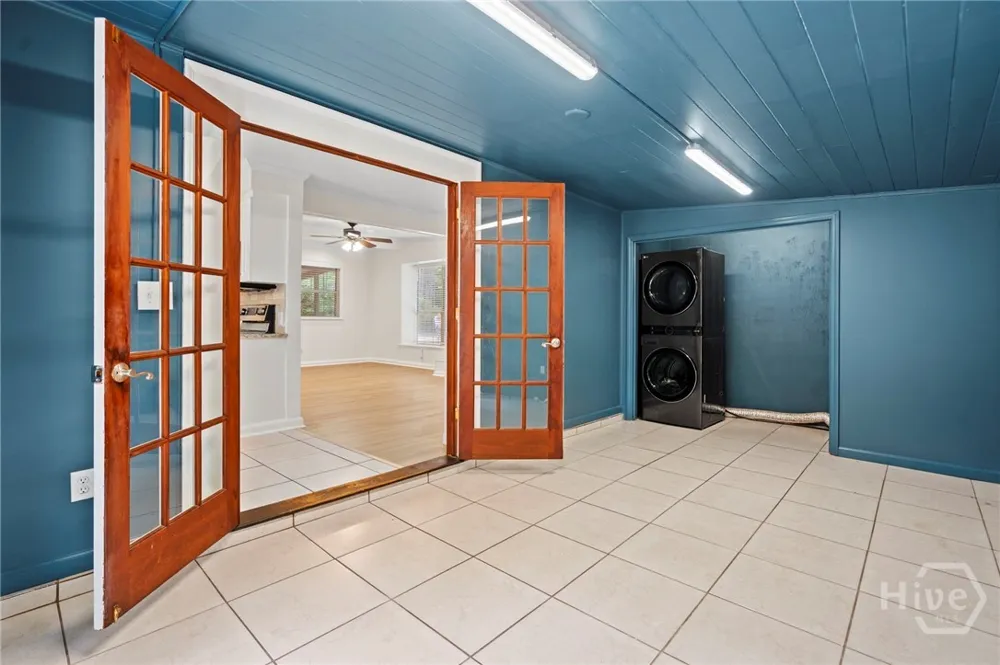 163 North Drive Savannah, GA 31406