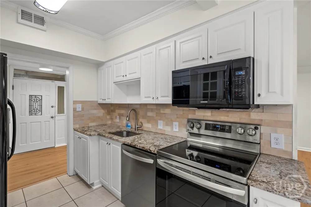 163 North Drive Savannah, GA 31406