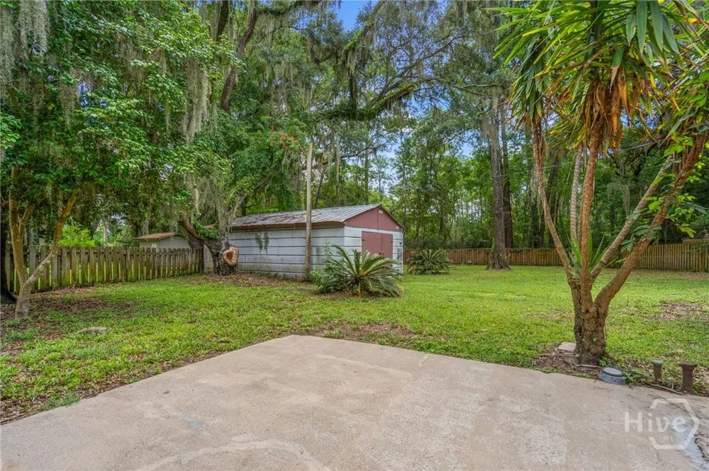 163 North Drive Savannah, GA 31406