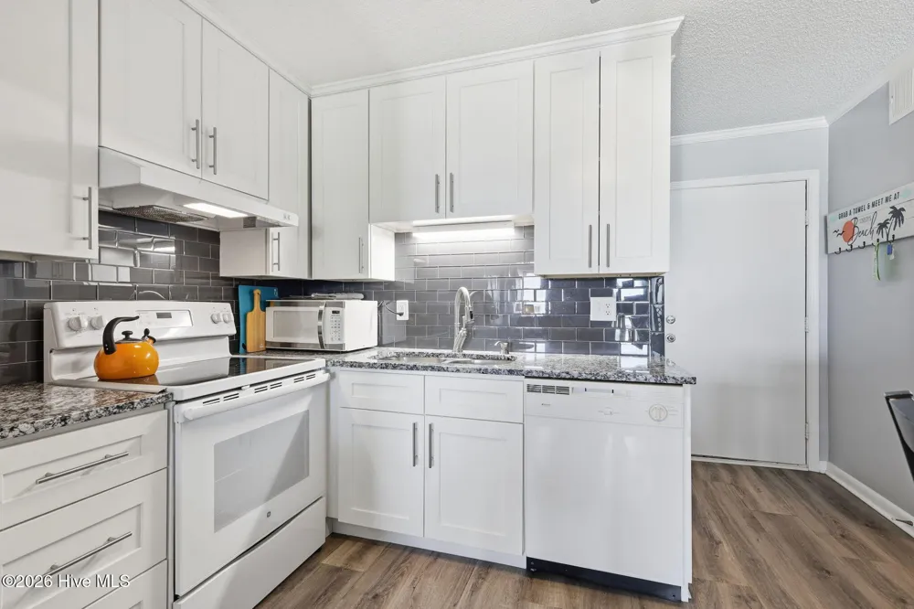 2008 Fort Macon Road E #I-15 Atlantic Beach, NC 28512