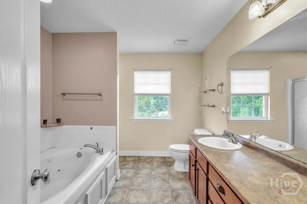 256 Savannah Lane Richmond Hill, GA 31324