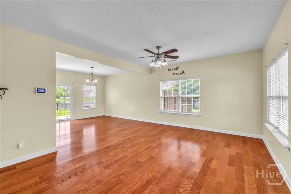 256 Savannah Lane Richmond Hill, GA 31324