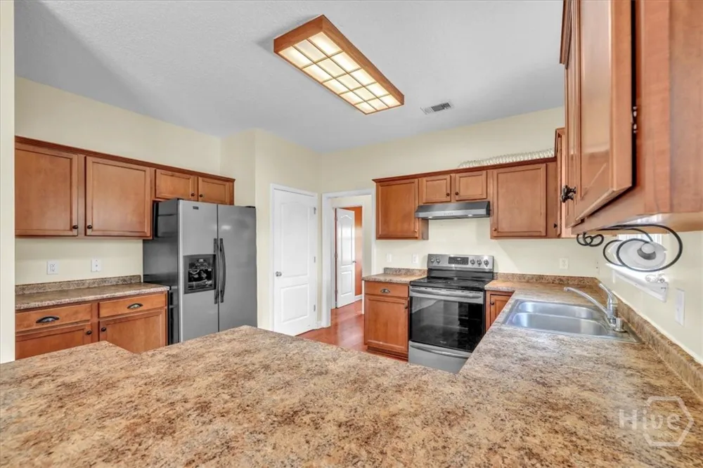 256 Savannah Lane Richmond Hill, GA 31324
