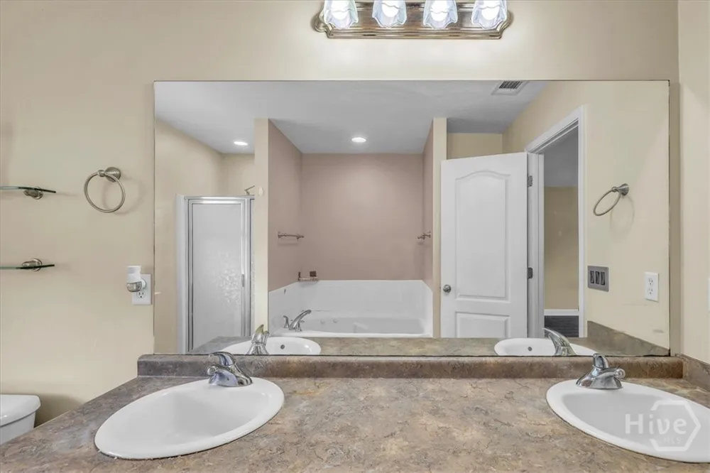 256 Savannah Lane Richmond Hill, GA 31324