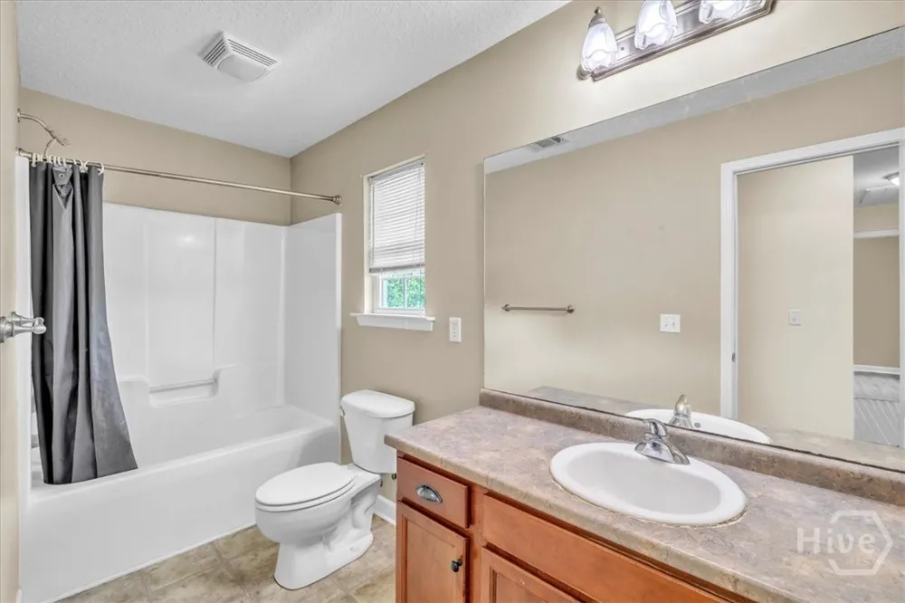 256 Savannah Lane Richmond Hill, GA 31324