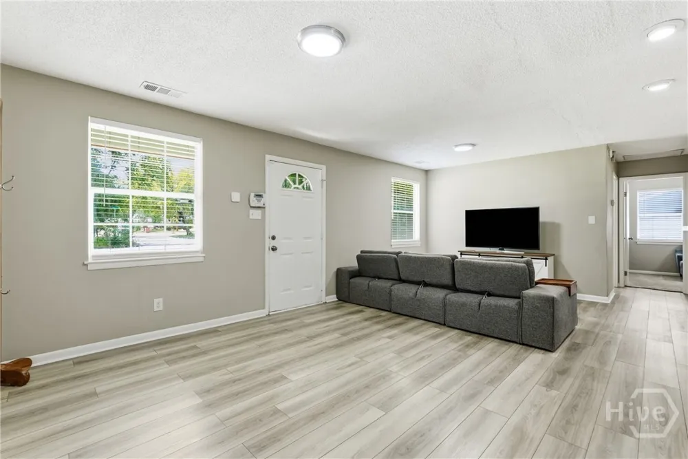 5616 Jan Street Savannah, GA 31406