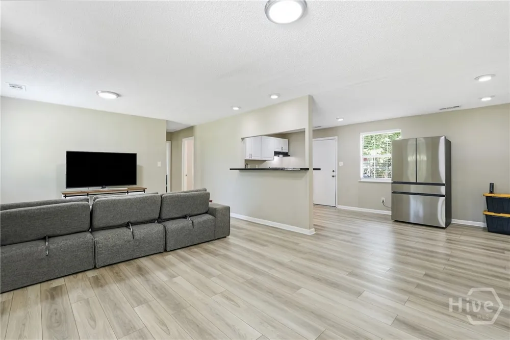 5616 Jan Street Savannah, GA 31406