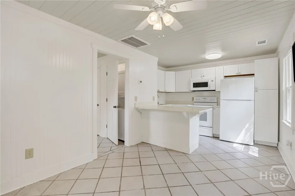 856 E 35th Street Savannah, GA 31401