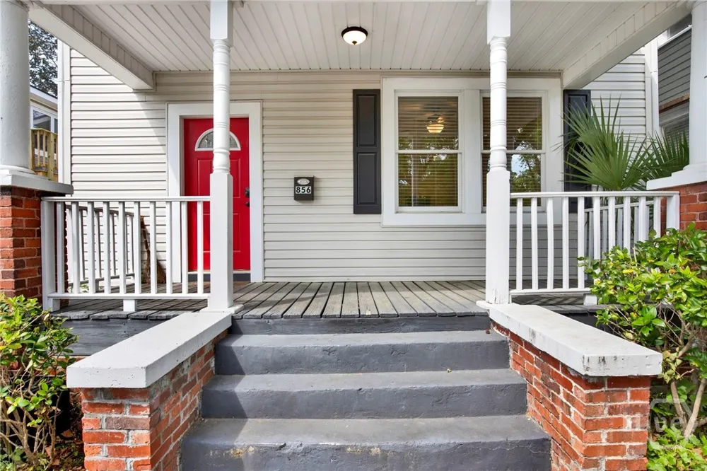 856 E 35th Street Savannah, GA 31401