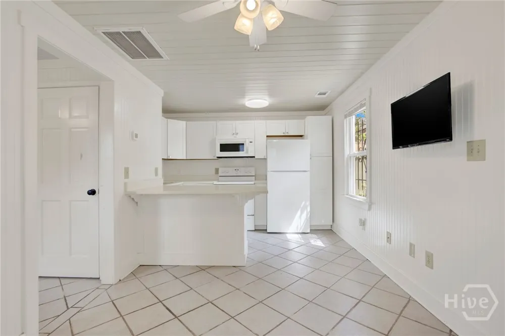 856 E 35th Street Savannah, GA 31401