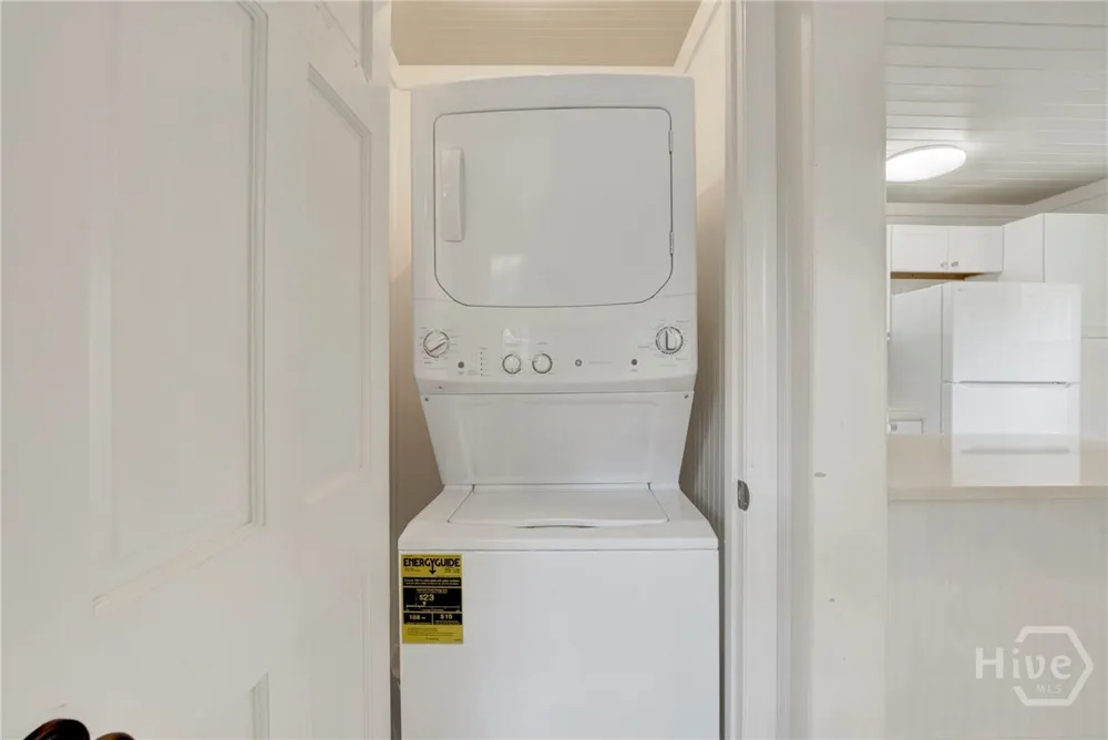 856 E 35th Street Savannah, GA 31401