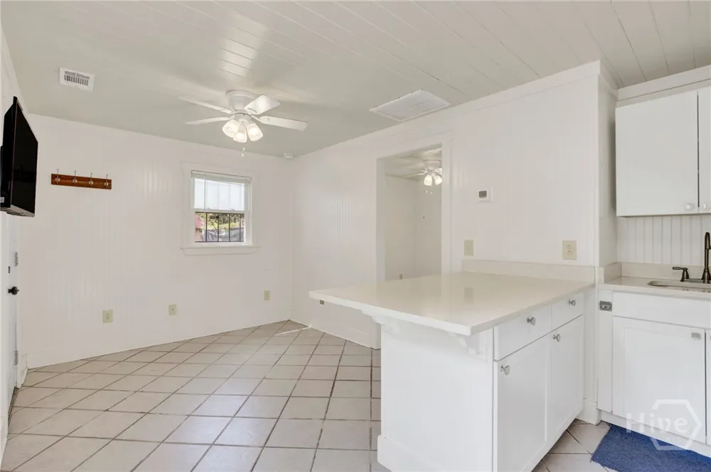 856 E 35th Street Savannah, GA 31401
