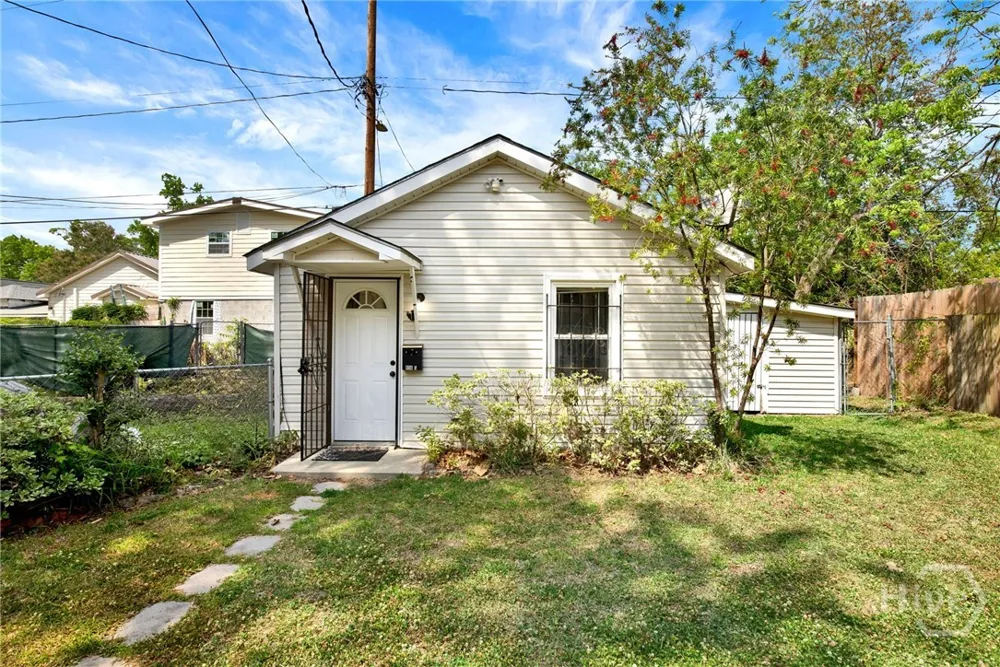 856 E 35th Street Savannah, GA 31401
