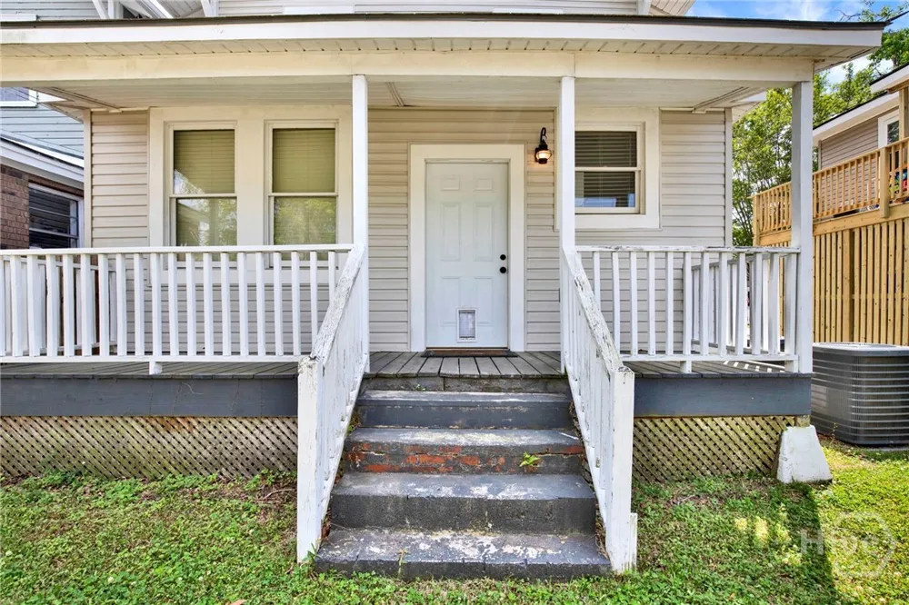 856 E 35th Street Savannah, GA 31401