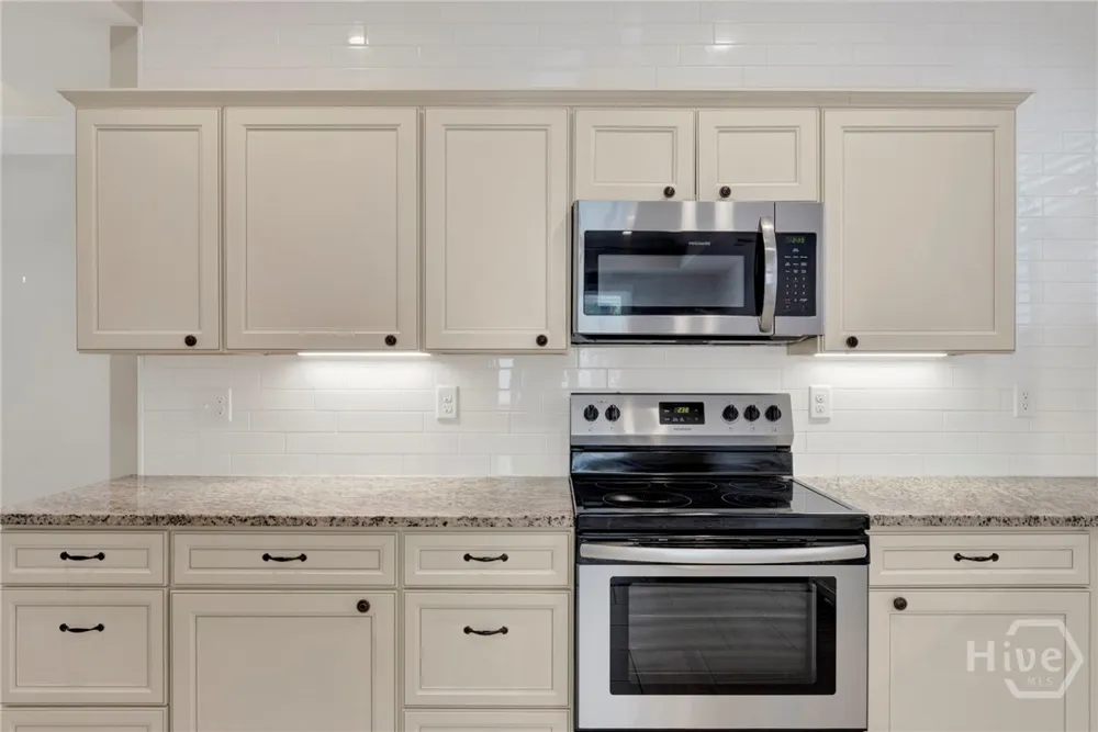 856 E 35th Street Savannah, GA 31401