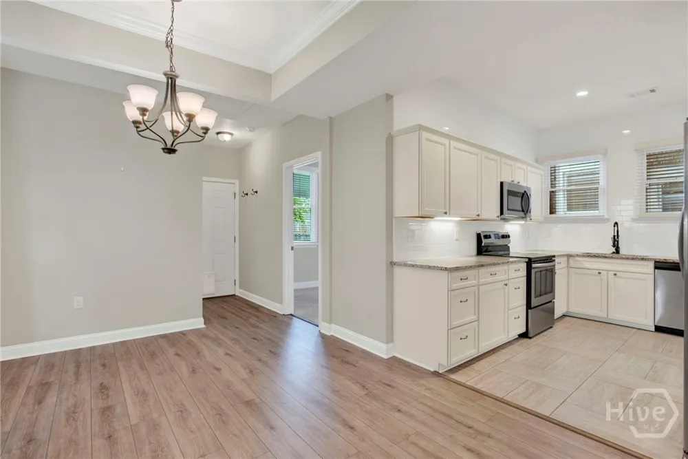 856 E 35th Street Savannah, GA 31401