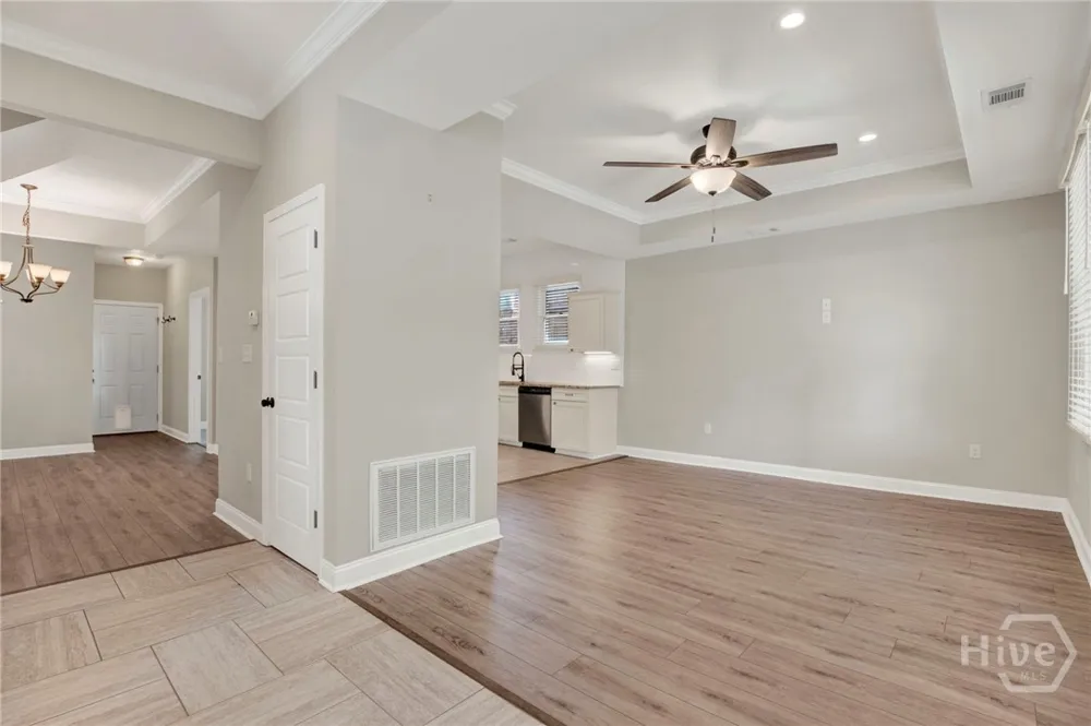 856 E 35th Street Savannah, GA 31401