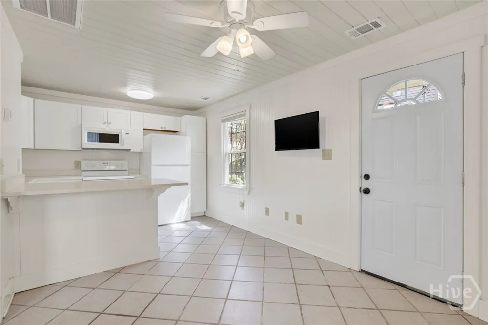 856 E 35th Street Savannah, GA 31401
